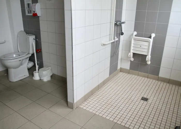 Auberge De Jeunesse Hostal