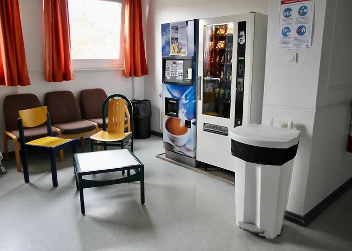 Auberge De Jeunesse *