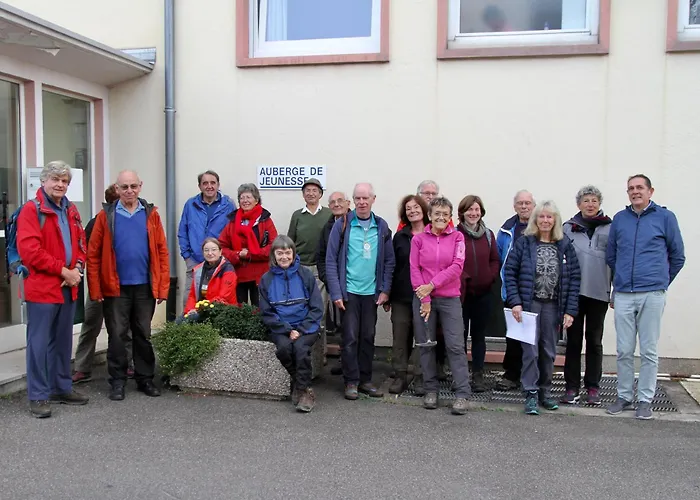 Auberge De Jeunesse Hostal *